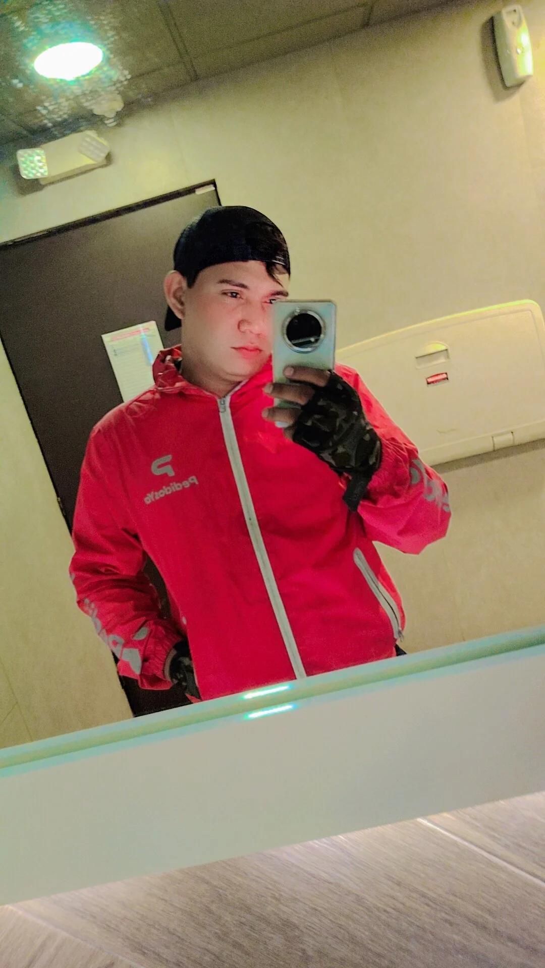XXX Porn Photo of Nude Jonnyzeledon 1