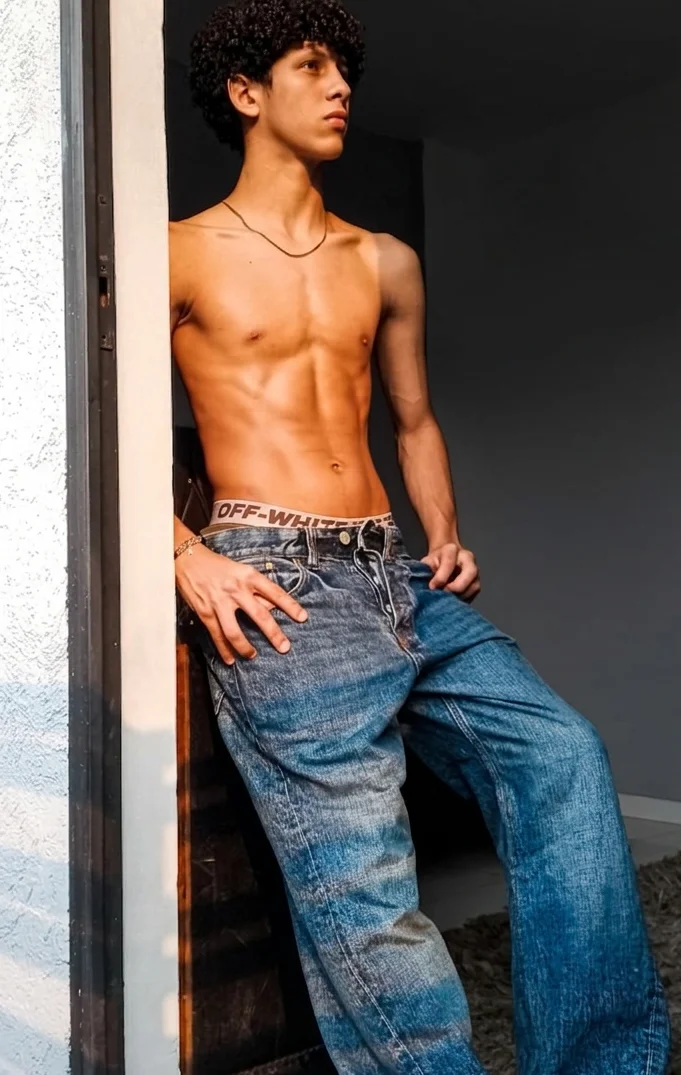 XXX Porn Photo of Nude JIMM_MENDOZA 8