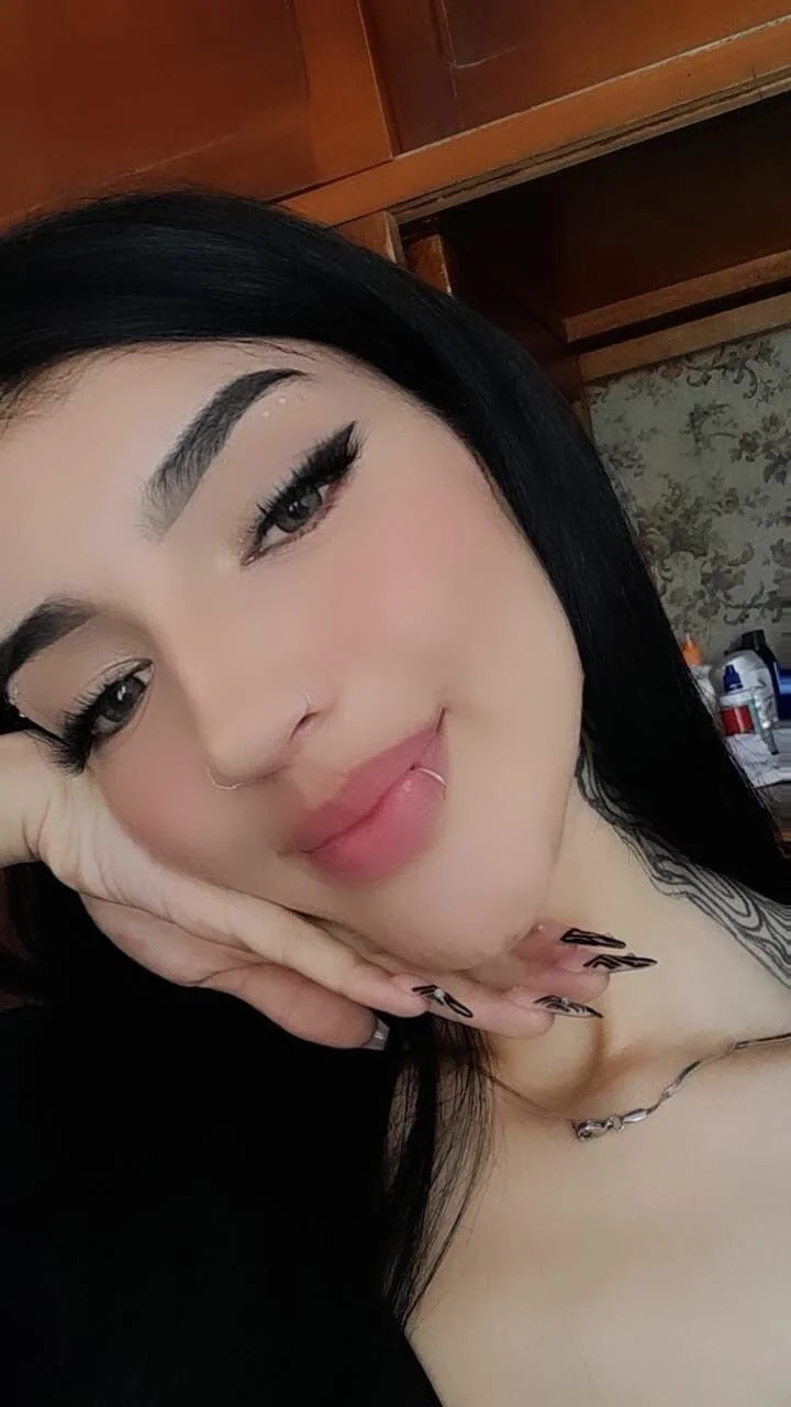 XXX Porn Photo of Nude Ameliewitte_ 6