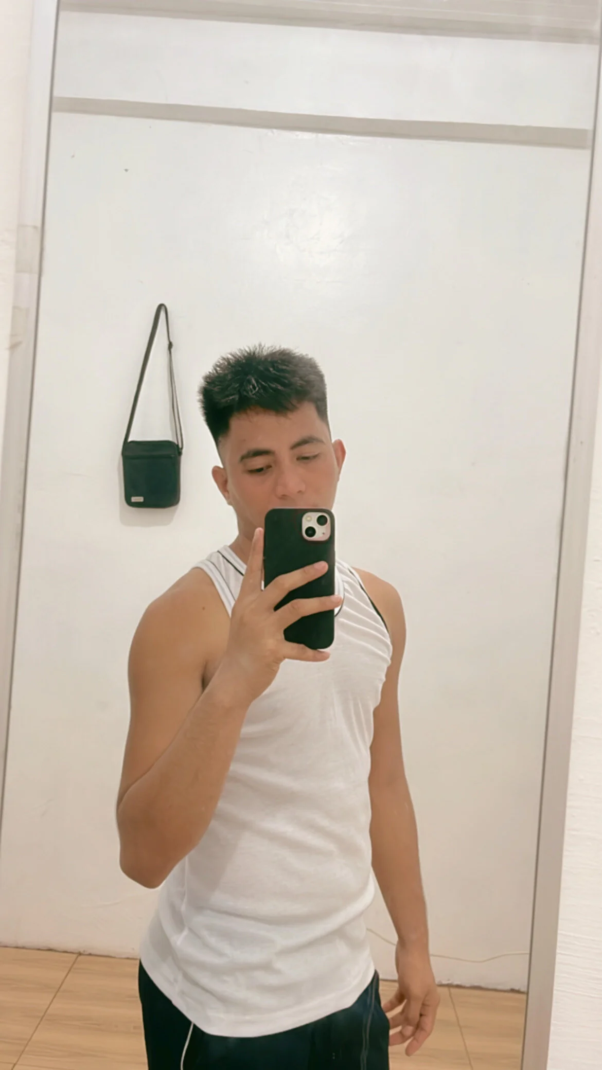 XXX Porn Photo of Nude Lloyd_wintours 1