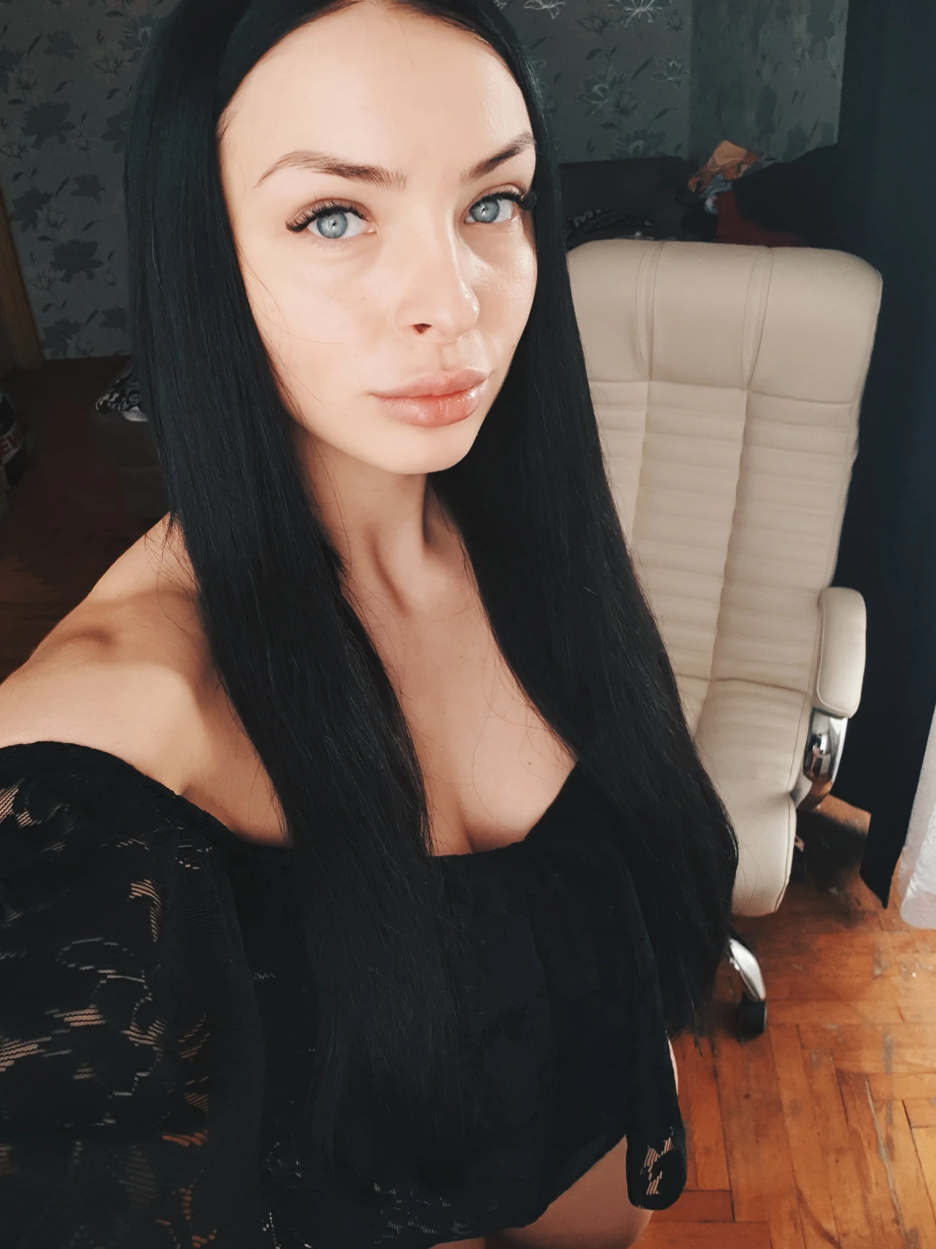 XXX Porn Photo of Nude lecherous_wife 2
