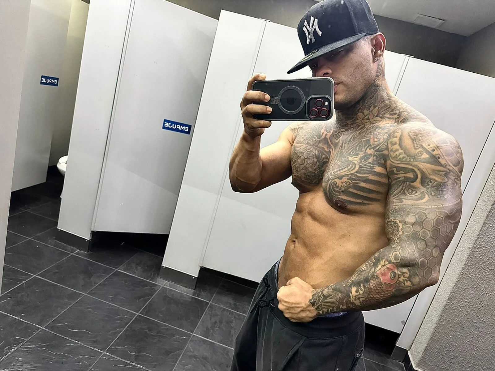 XXX Porn Photo of Nude owen_freid 11