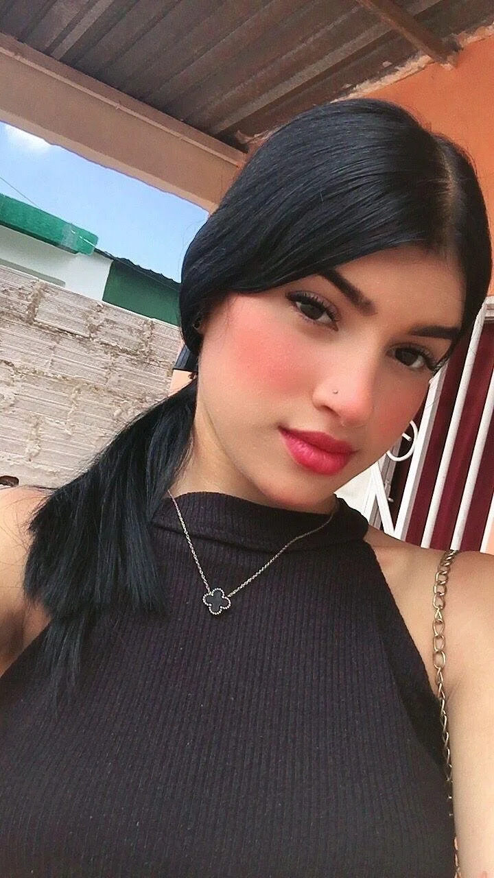 XXX Porn Photo of Nude amazinghotgirl 4