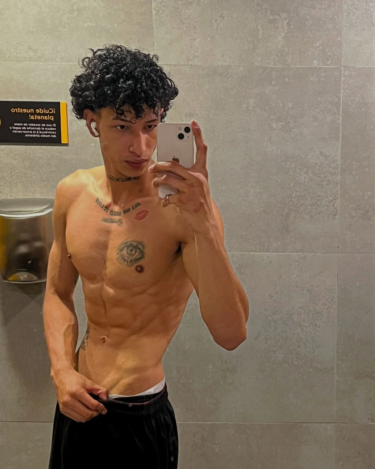 XXX Porn Photo of Nude mike_casseano 1