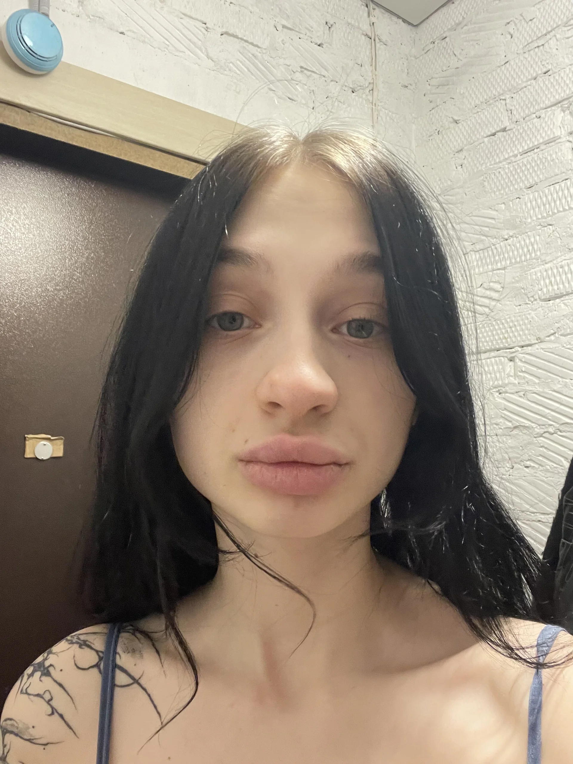 XXX Porn Photo of Nude imChatty_Alice 2