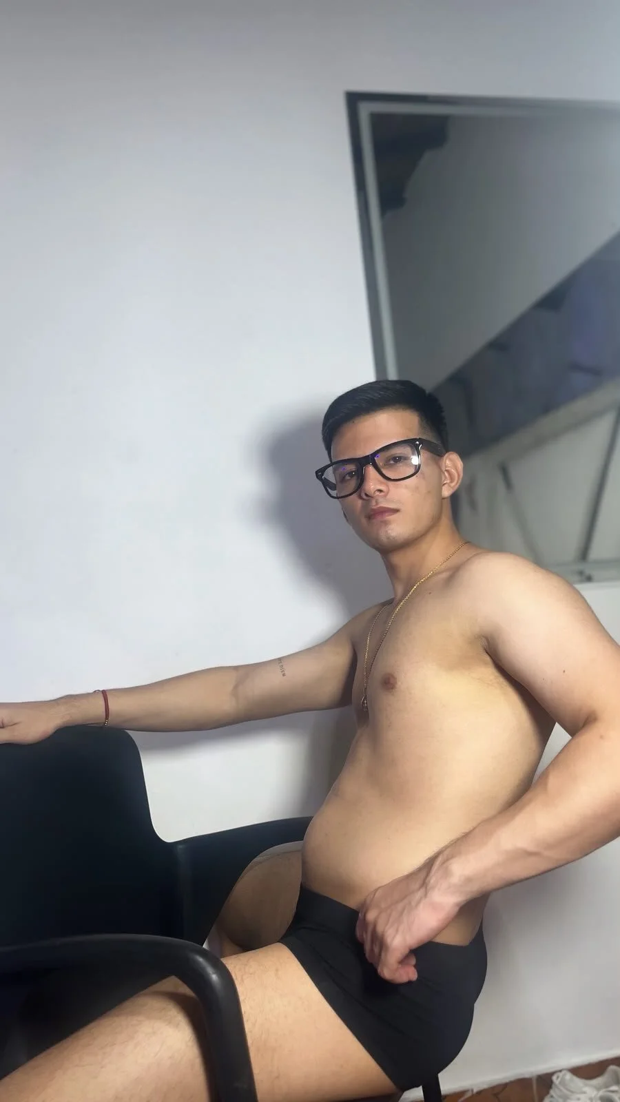XXX Porn Photo of Nude GoldenBoyM 81
