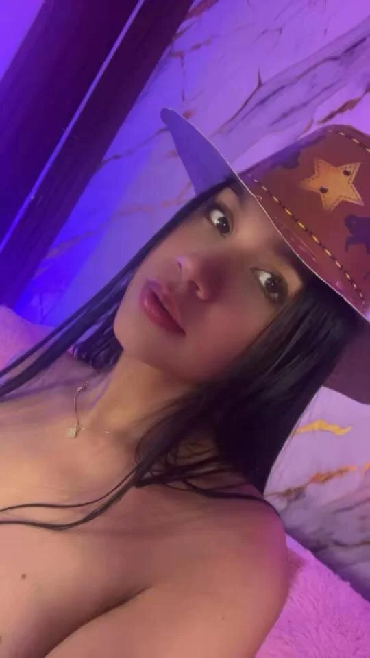 XXX Porn Photo of Nude Emmiicute 9