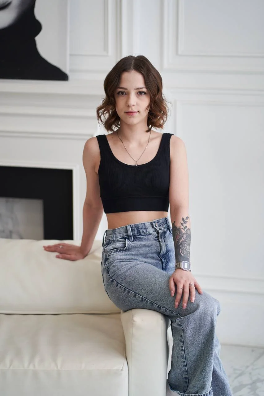 XXX Porn Photo of Nude PamBeesly 17