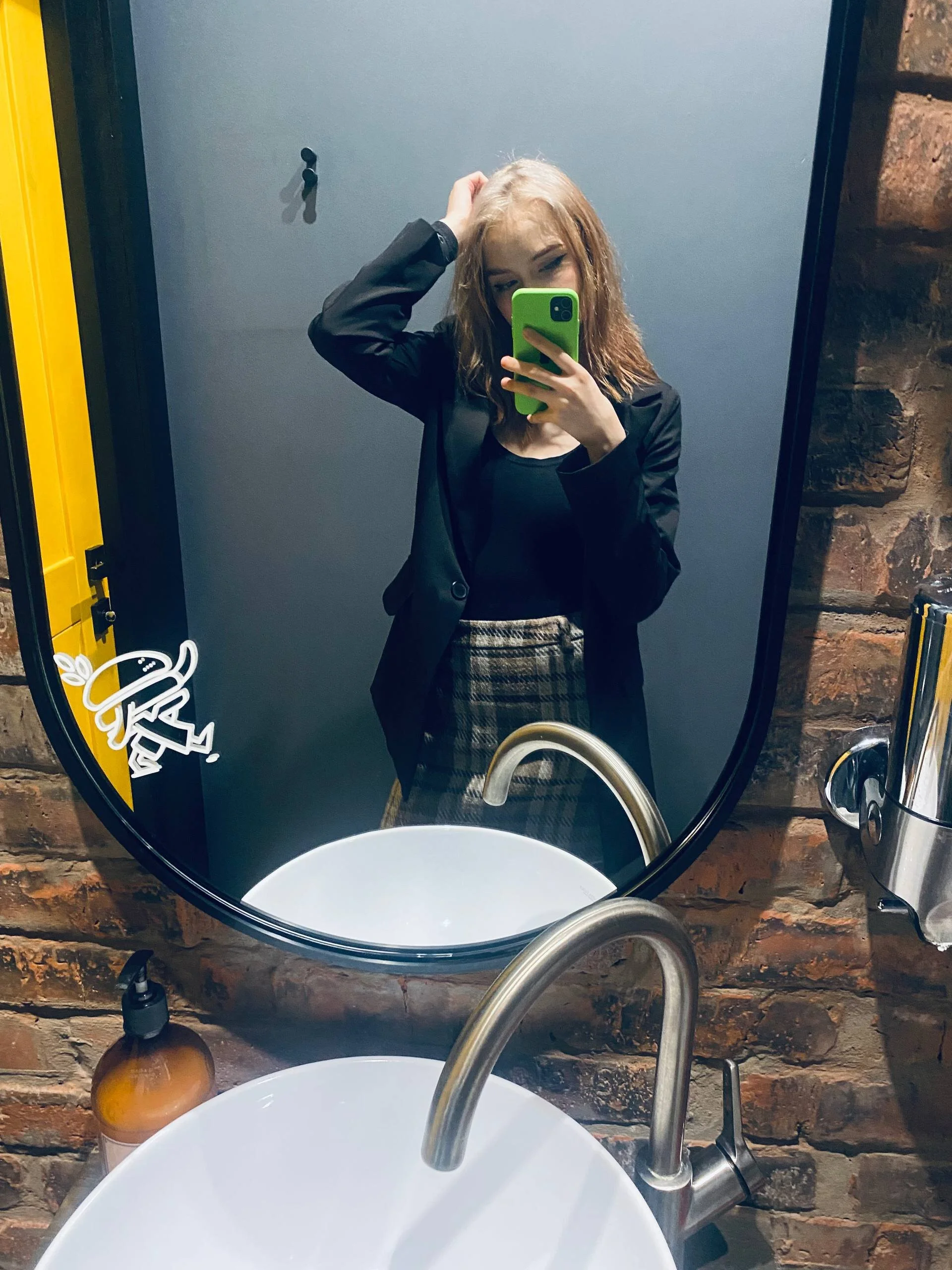 XXX Porn Photo of Nude GlitchyDolly 16