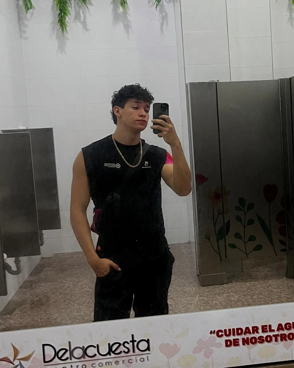 XXX Porn Photo of Nude Luke_Muscle 31