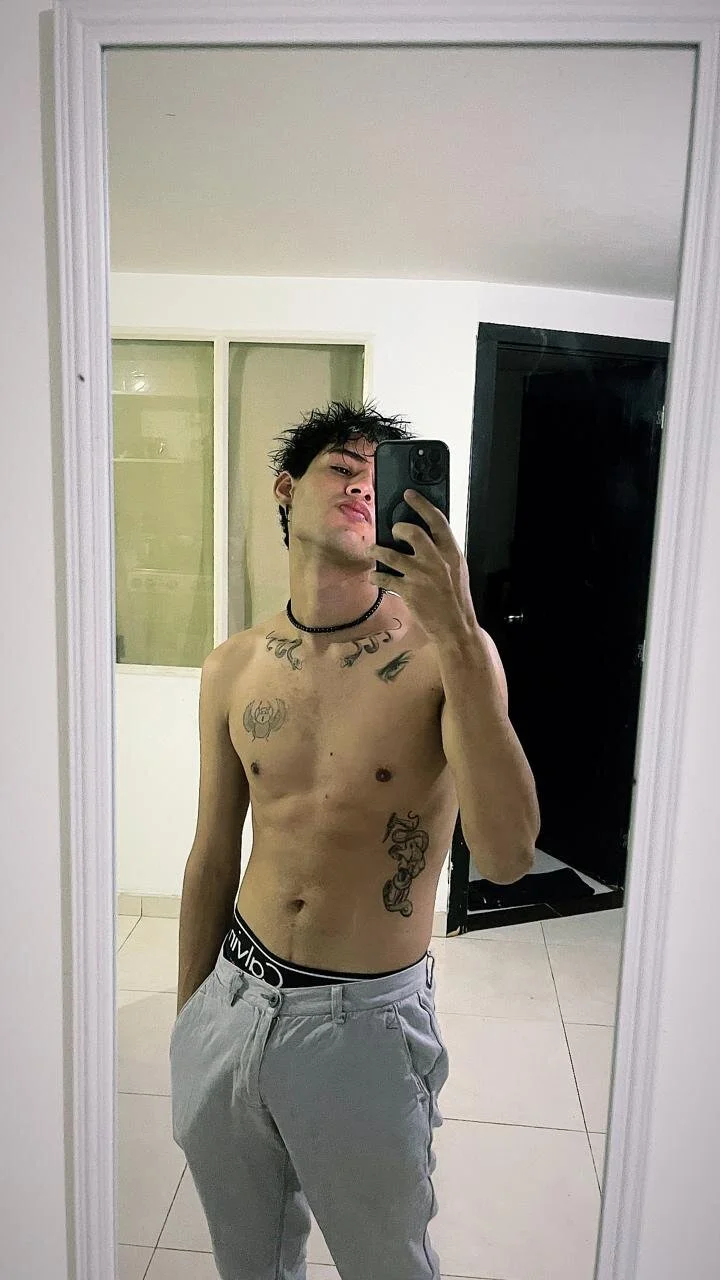 XXX Porn Photo of Nude mike_smith03 4