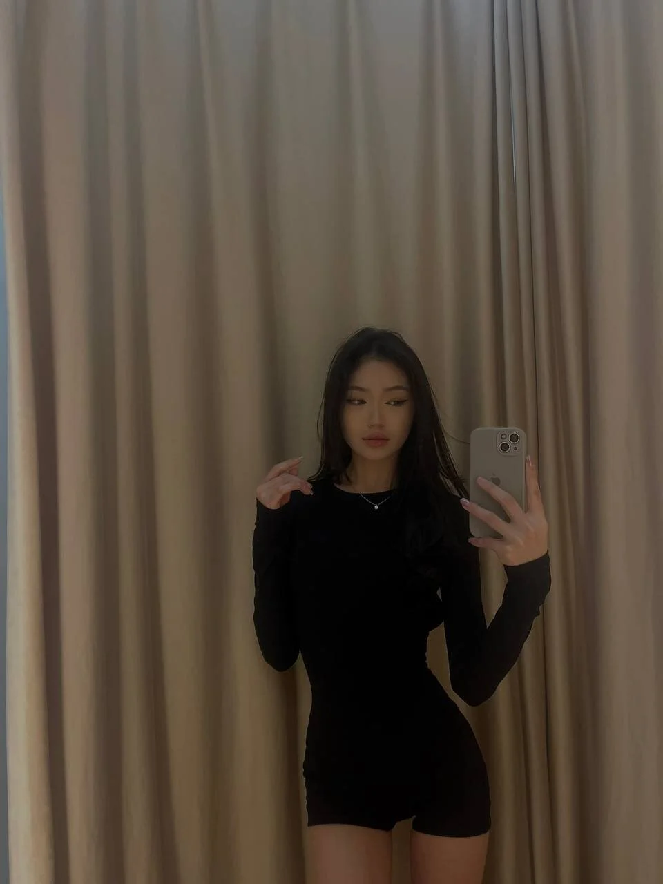 XXX Porn Photo of Nude OnieClose 1