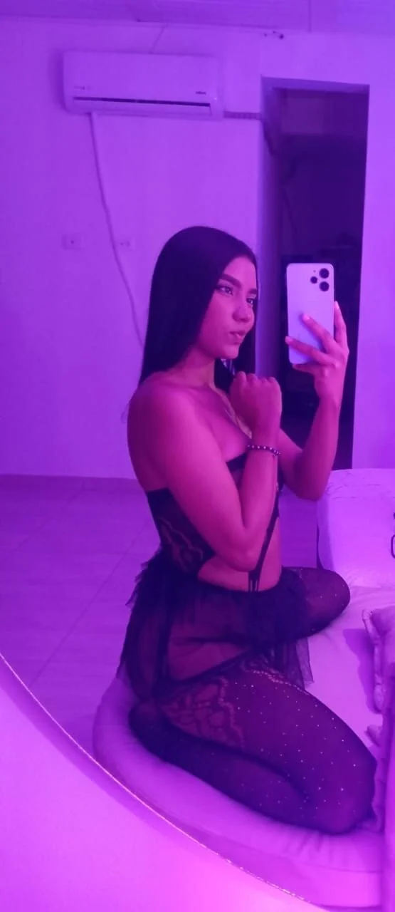 XXX Porn Photo of Nude AbellaDannger 9