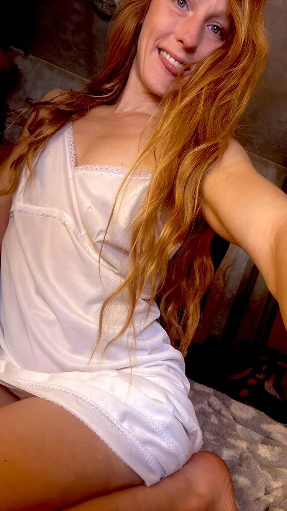 XXX Porn Photo of Nude GoldenFlameGoddess 39