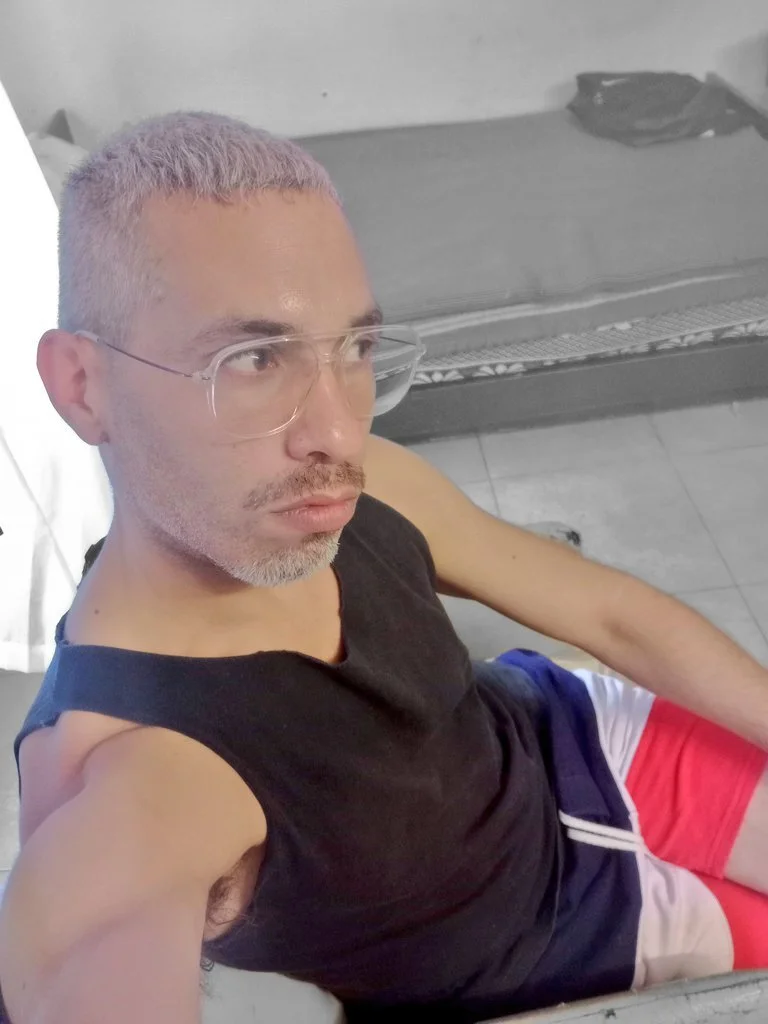 XXX Porn Photo of Nude Boy-Bug 6