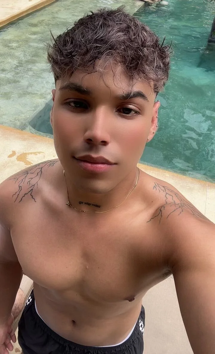 XXX Porn Photo of Nude Adams_Collins 1