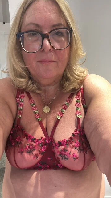 XXX Porn Photo of Nude MoistCurveyChanel 3