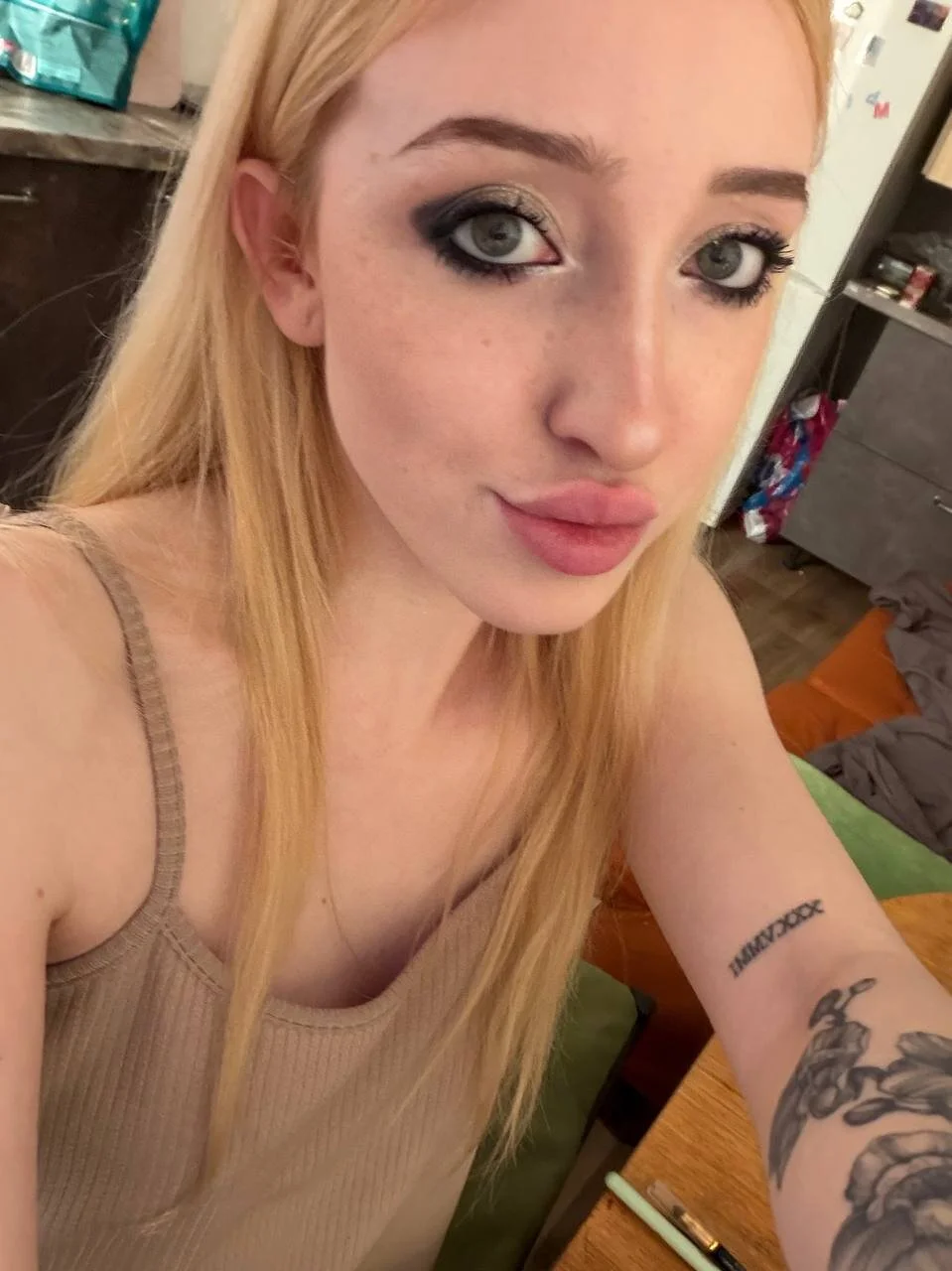 XXX Porn Photo of Nude Anora_babe 3