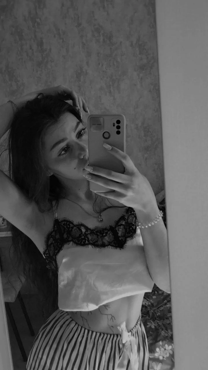 XXX Porn Photo of Nude MollyMeltorr 4