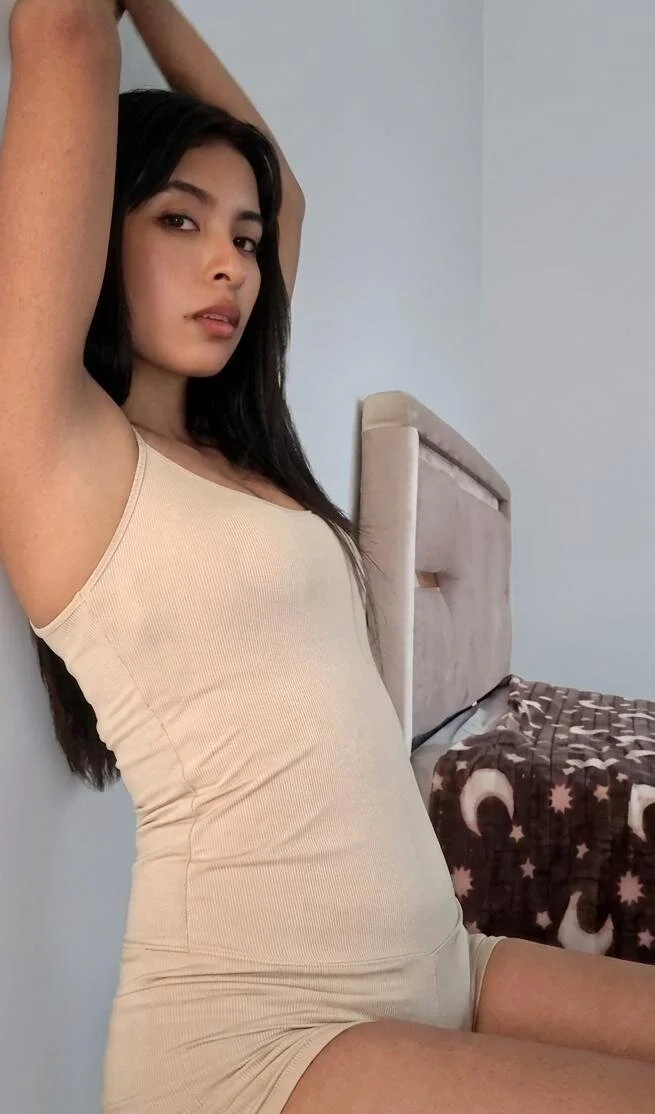 XXX Porn Photo of Nude AlliieHayes 1