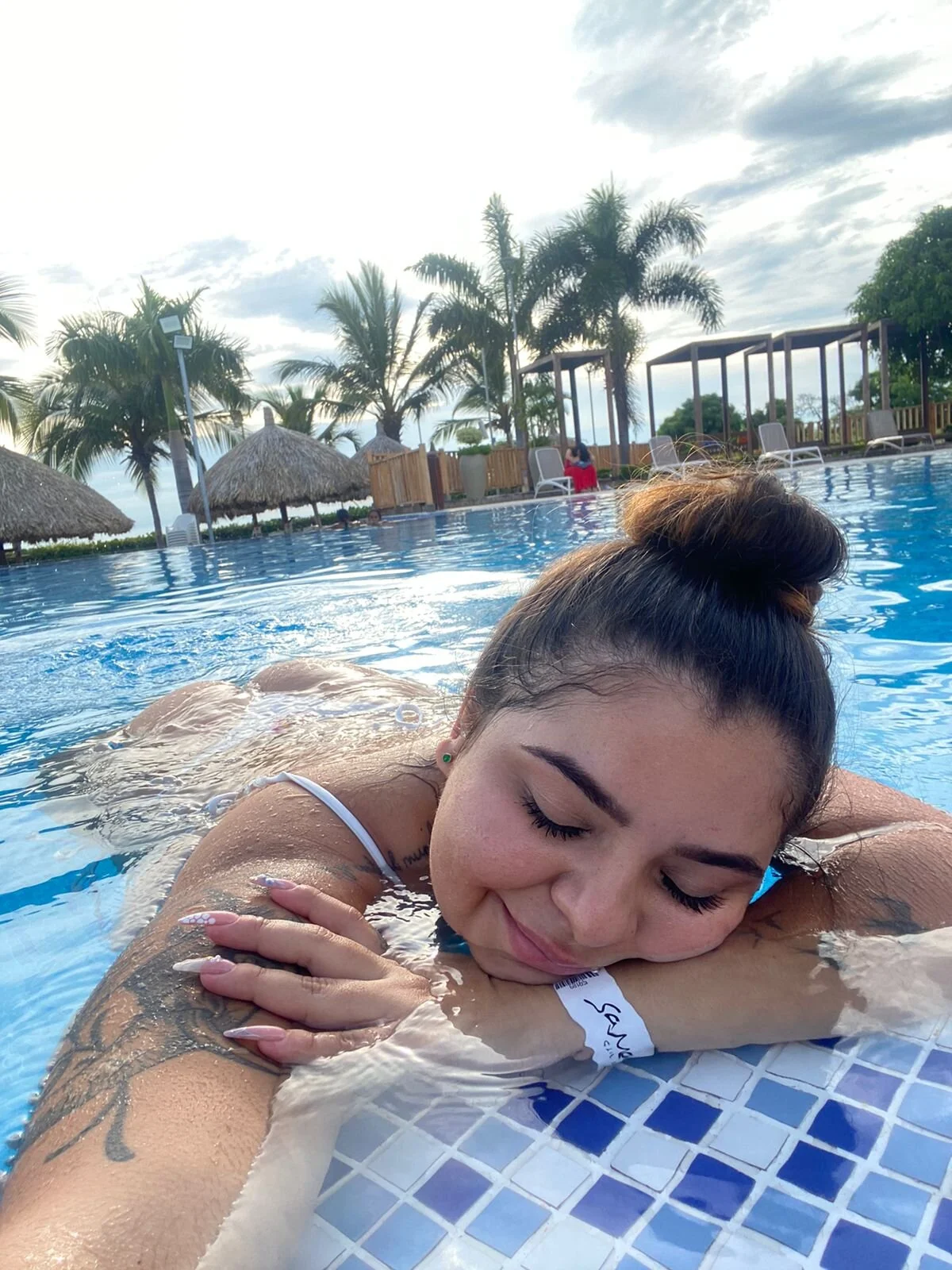 XXX Porn Photo of Nude thecurvy_girl 22