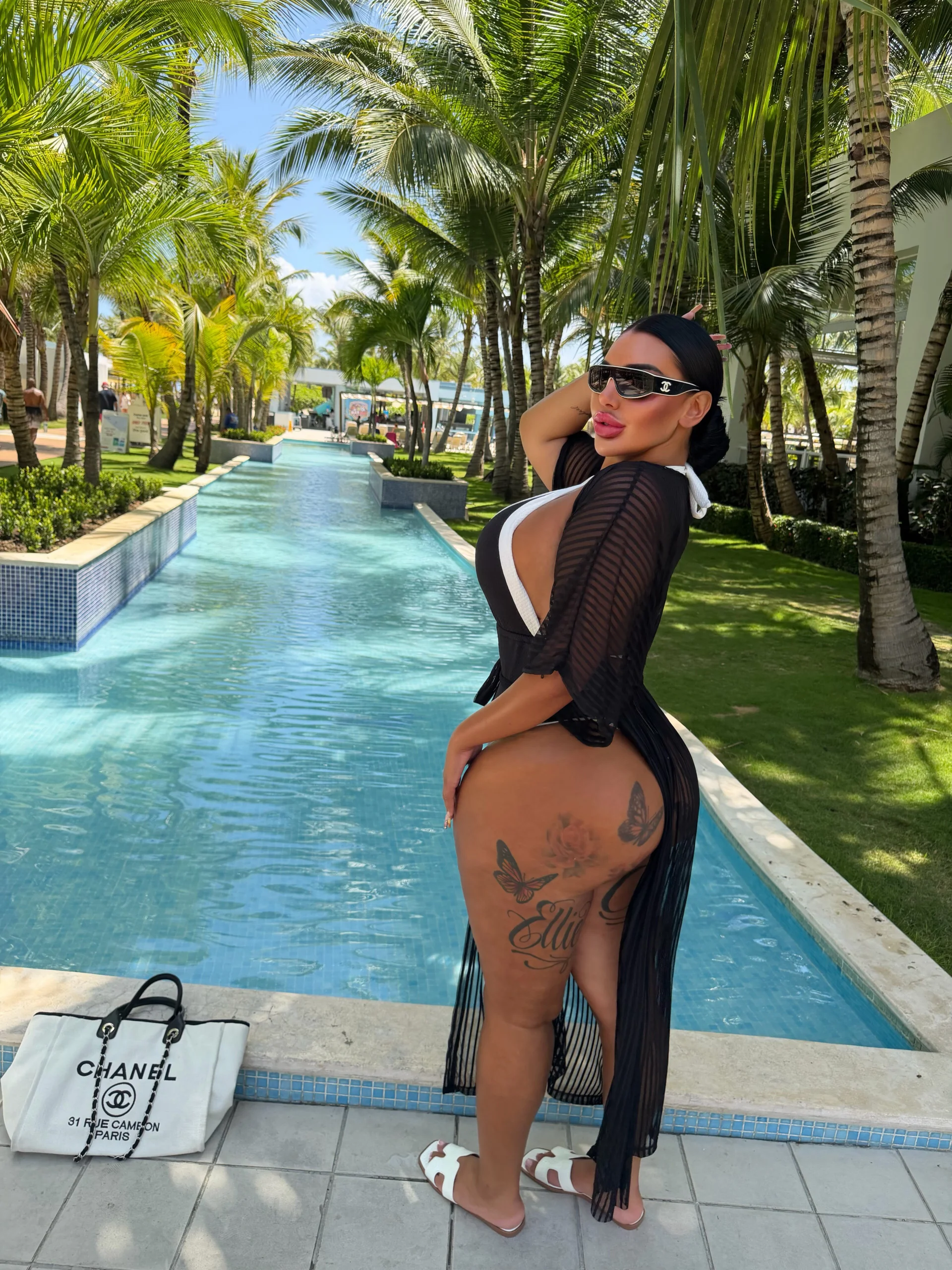 XXX Porn Photo of Nude BIGBOOTYELLIEXXX 12