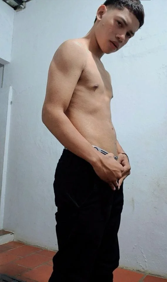 XXX Porn Photo of Nude curious_straight_guy 11