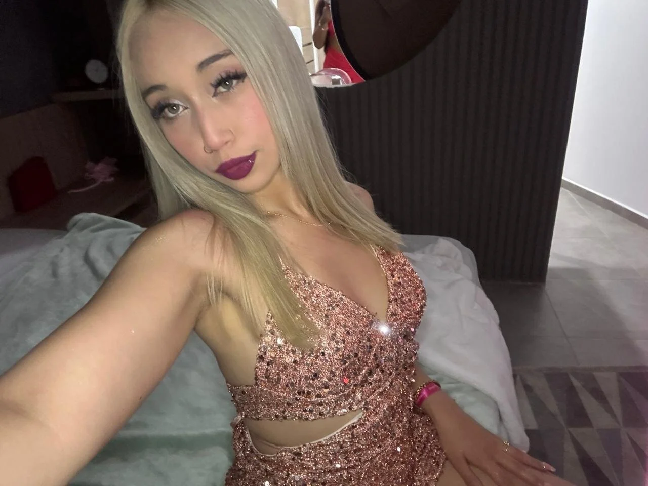 XXX Porn Photo of Nude Red_LipsDuo 9