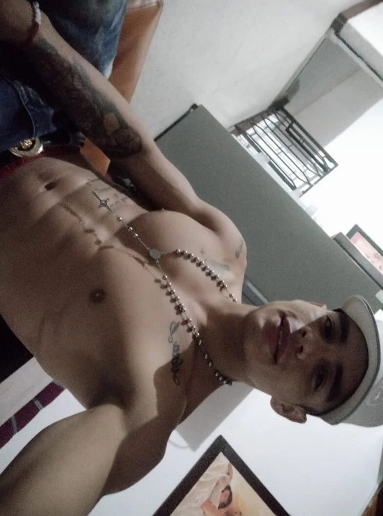 XXX Porn Photo of Nude mailo_bronw 1