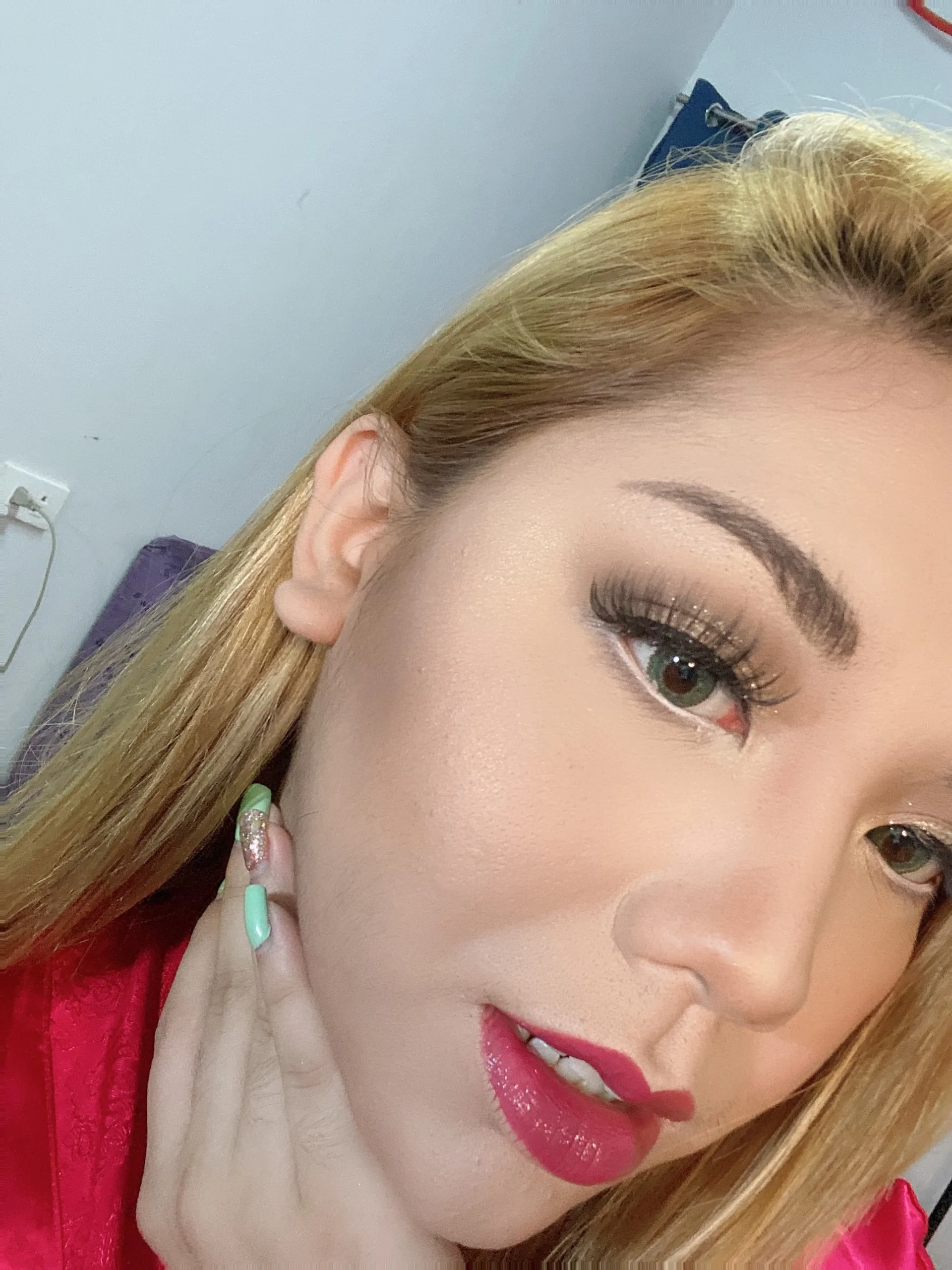 XXX Porn Photo of Nude OliviaWho 2