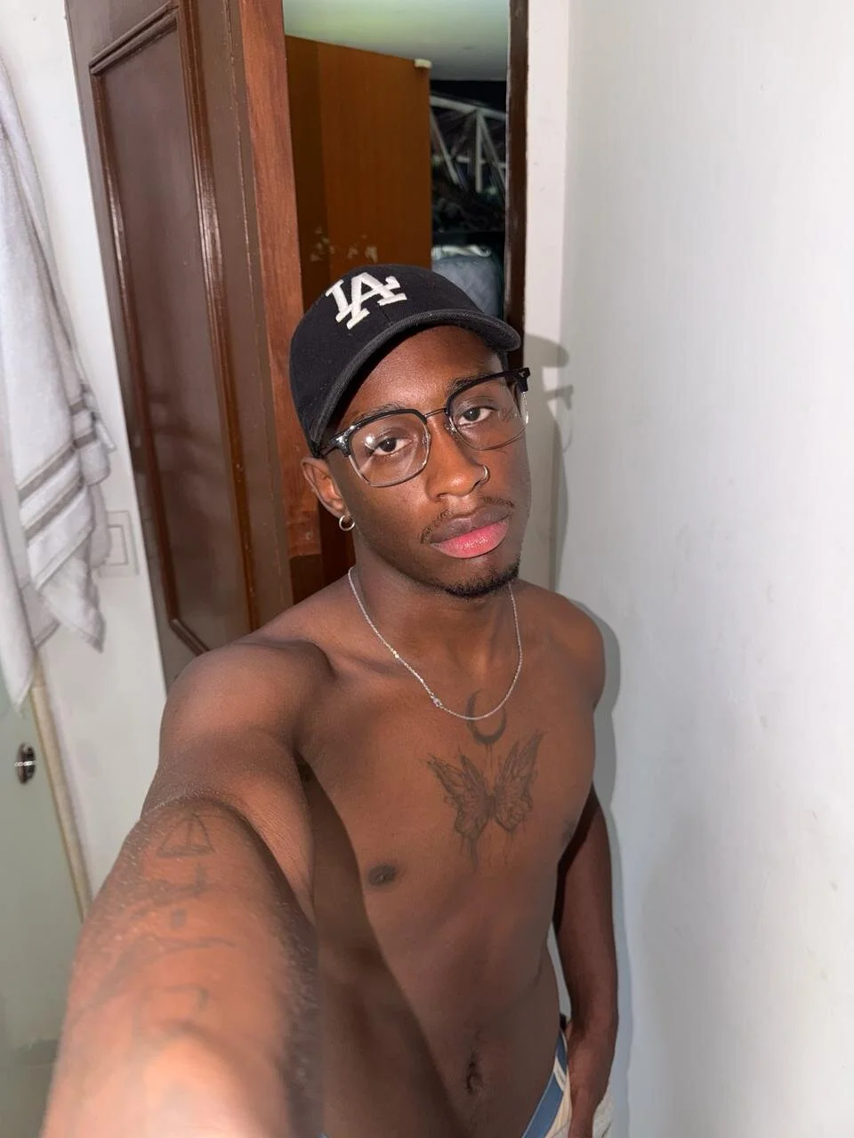 XXX Porn Photo of Nude xBlack_Hotx 9