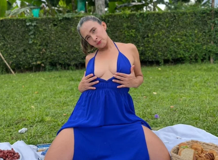 XXX Porn Photo of Nude ThaliaGray_ 6