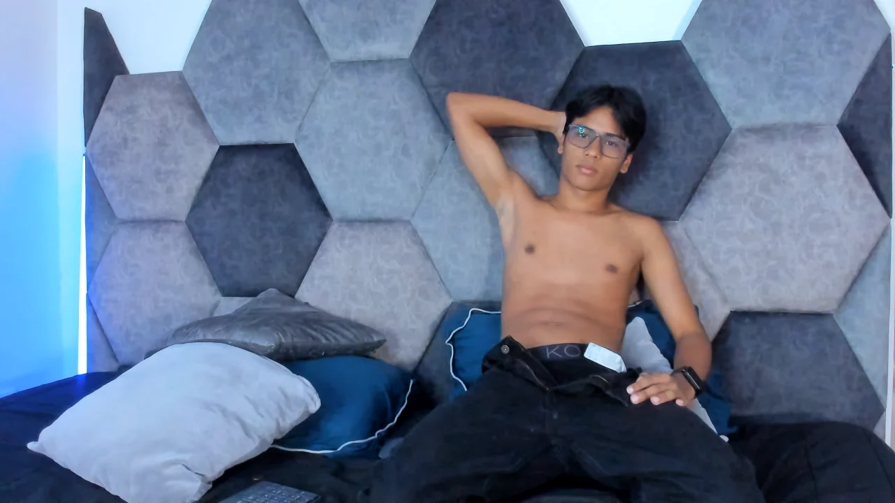 XXX Porn Photo of Nude LiamKron 13