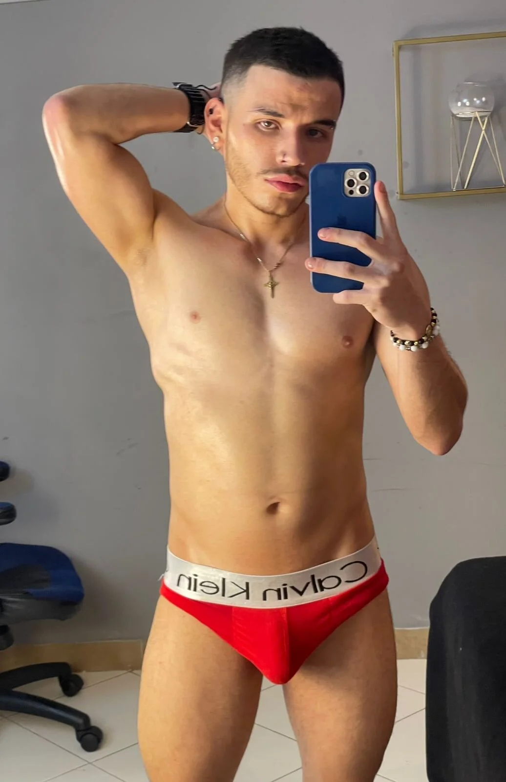 XXX Porn Photo of Nude liam_es 19