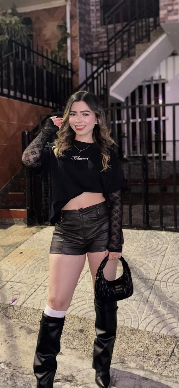XXX Porn Photo of Nude emi_bloom 5