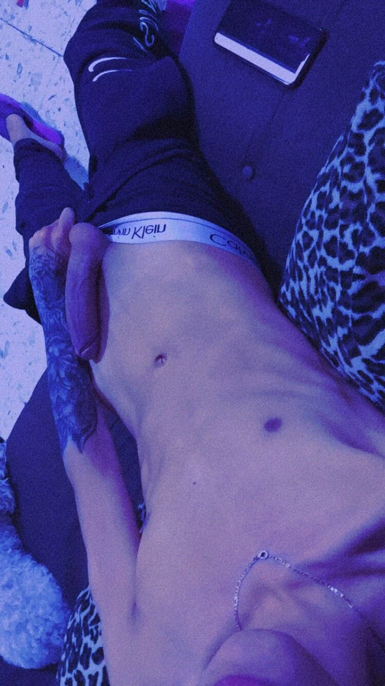 XXX Porn Photo of Nude glopetitooo 5