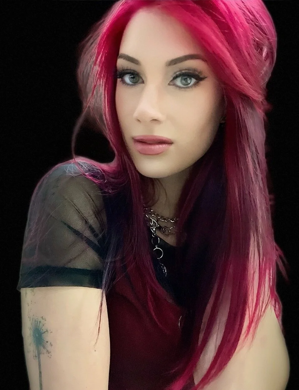 XXX Porn Photo of Nude Queen-Reya 18