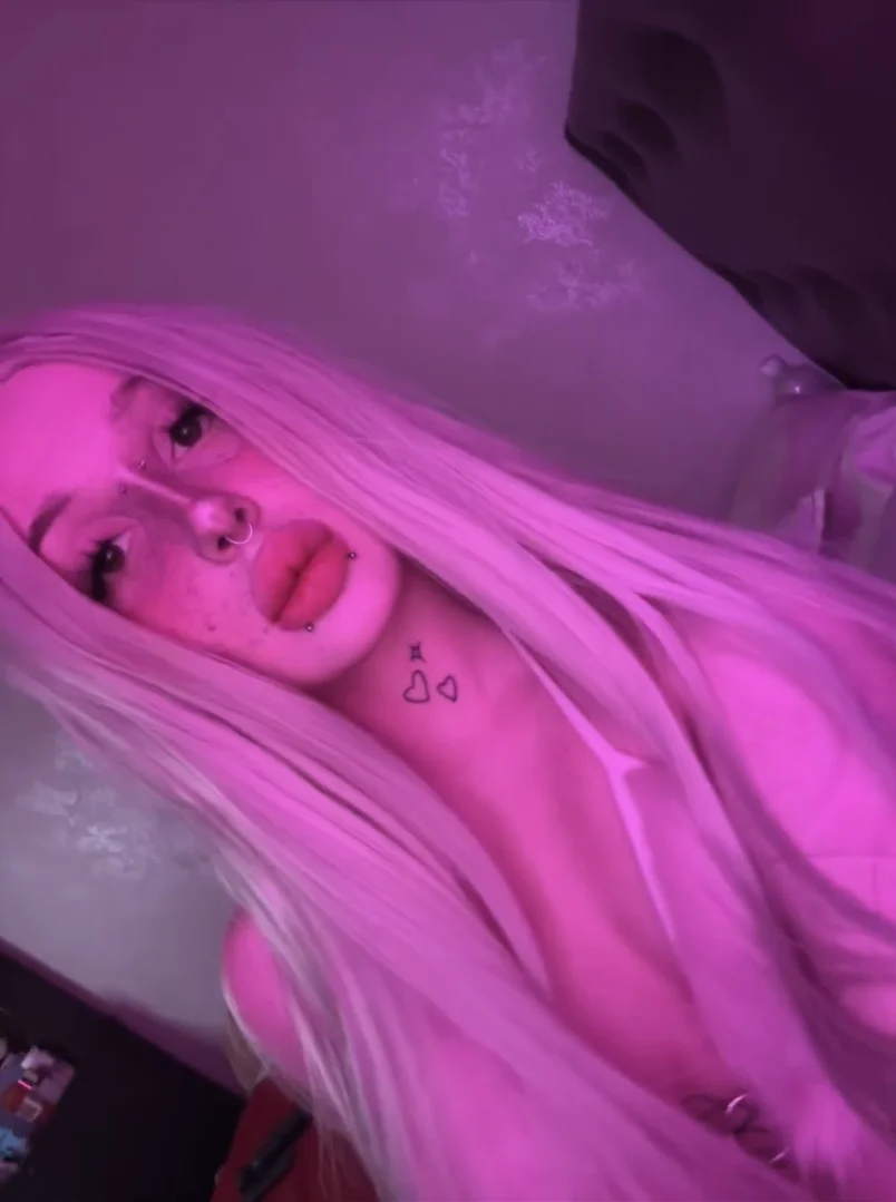 XXX Porn Photo of Nude Lolykari 2
