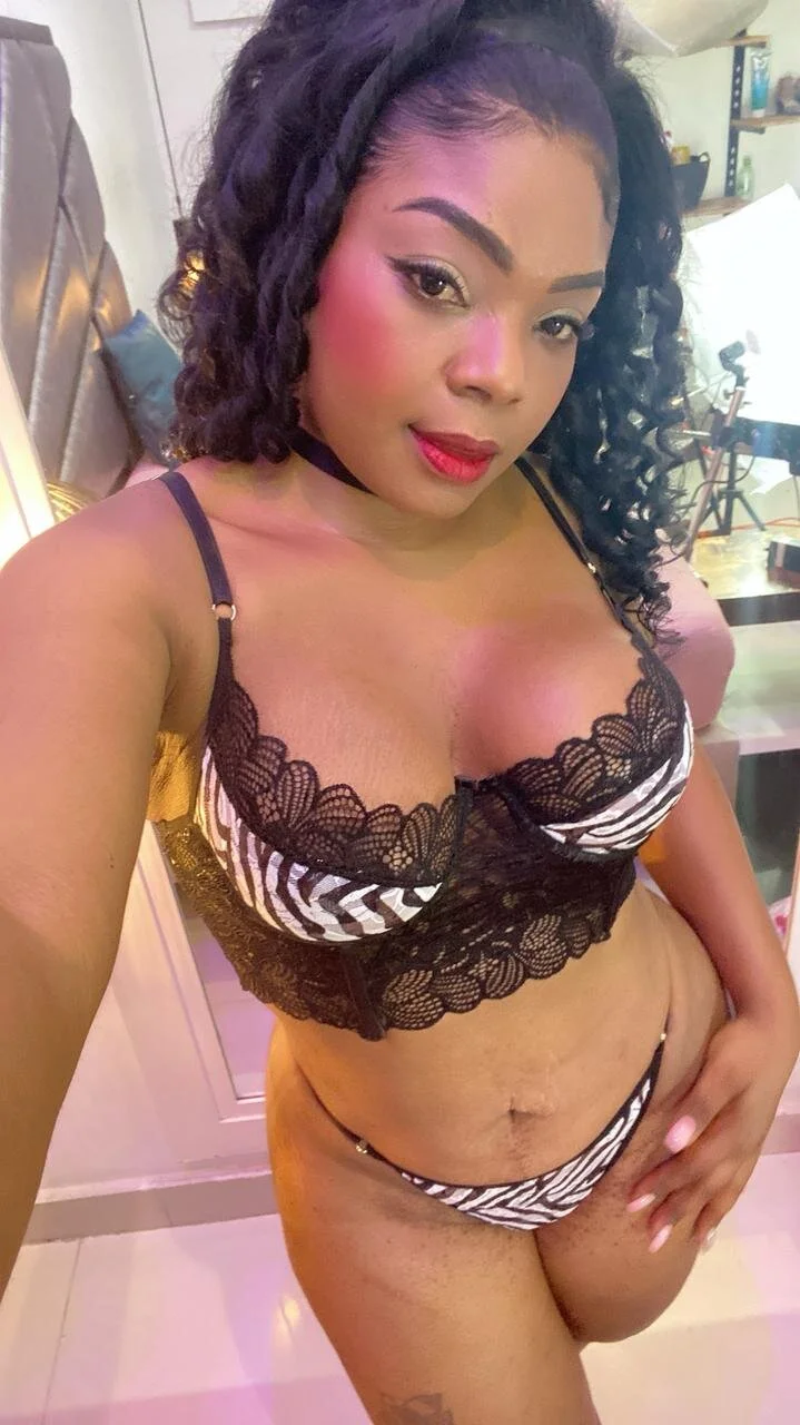 XXX Porn Photo of Nude KiimLogan 26