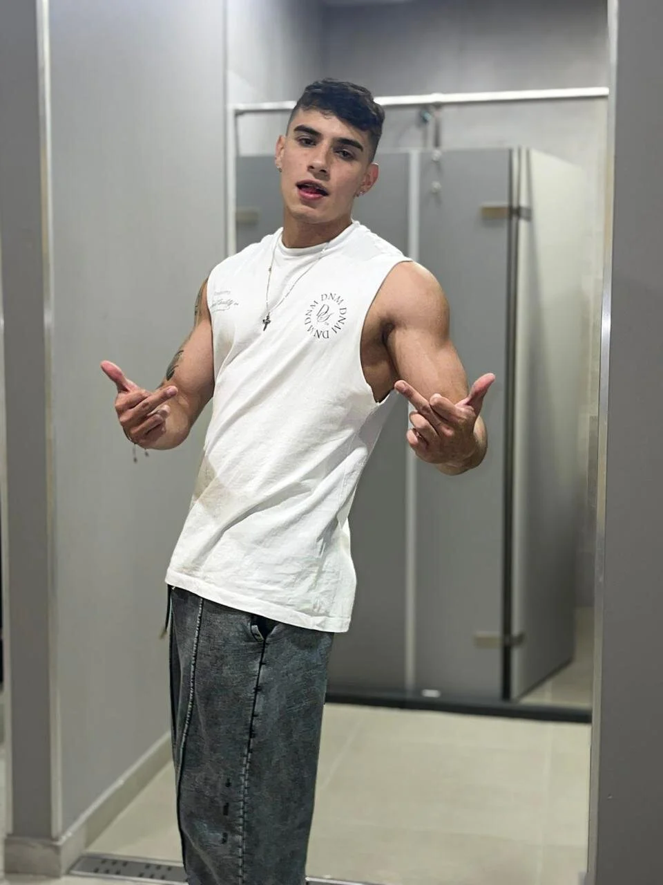 XXX Porn Photo of Nude joseph_boy 7