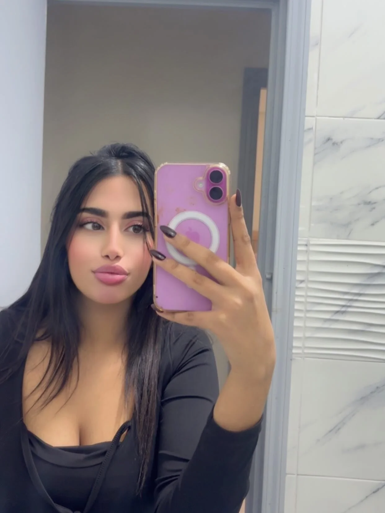 XXX Porn Photo of Nude Queen_Rahaf 2