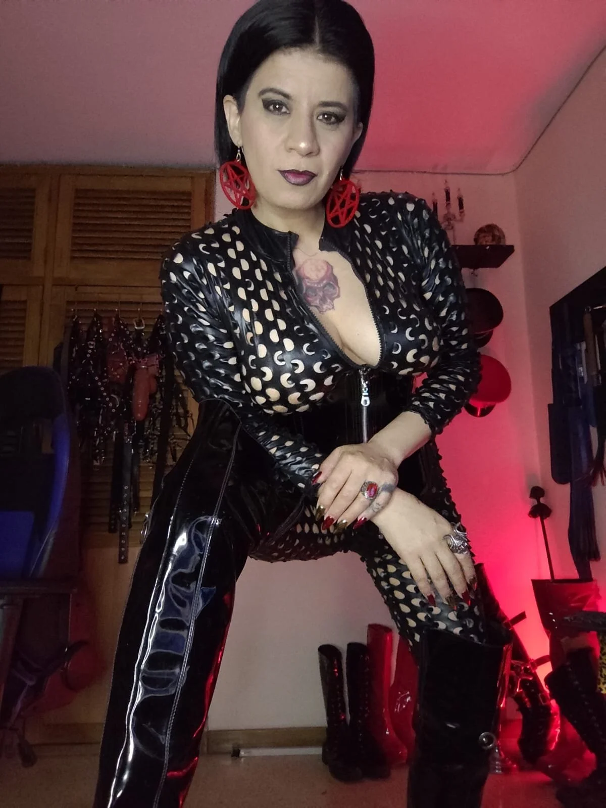 XXX Porn Photo of Nude DominatrixBlue 18