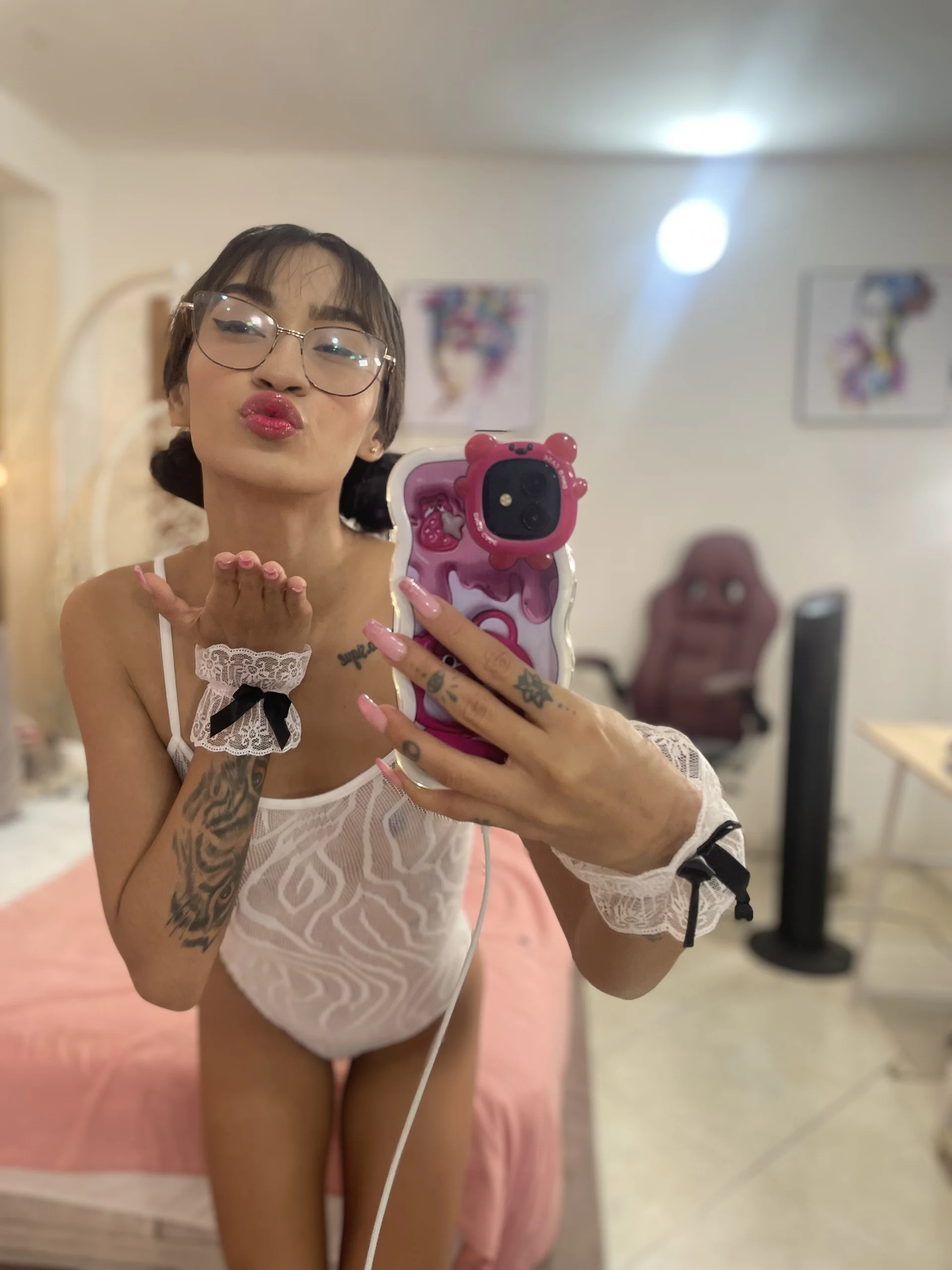 XXX Porn Photo of Nude emily_daarell 1