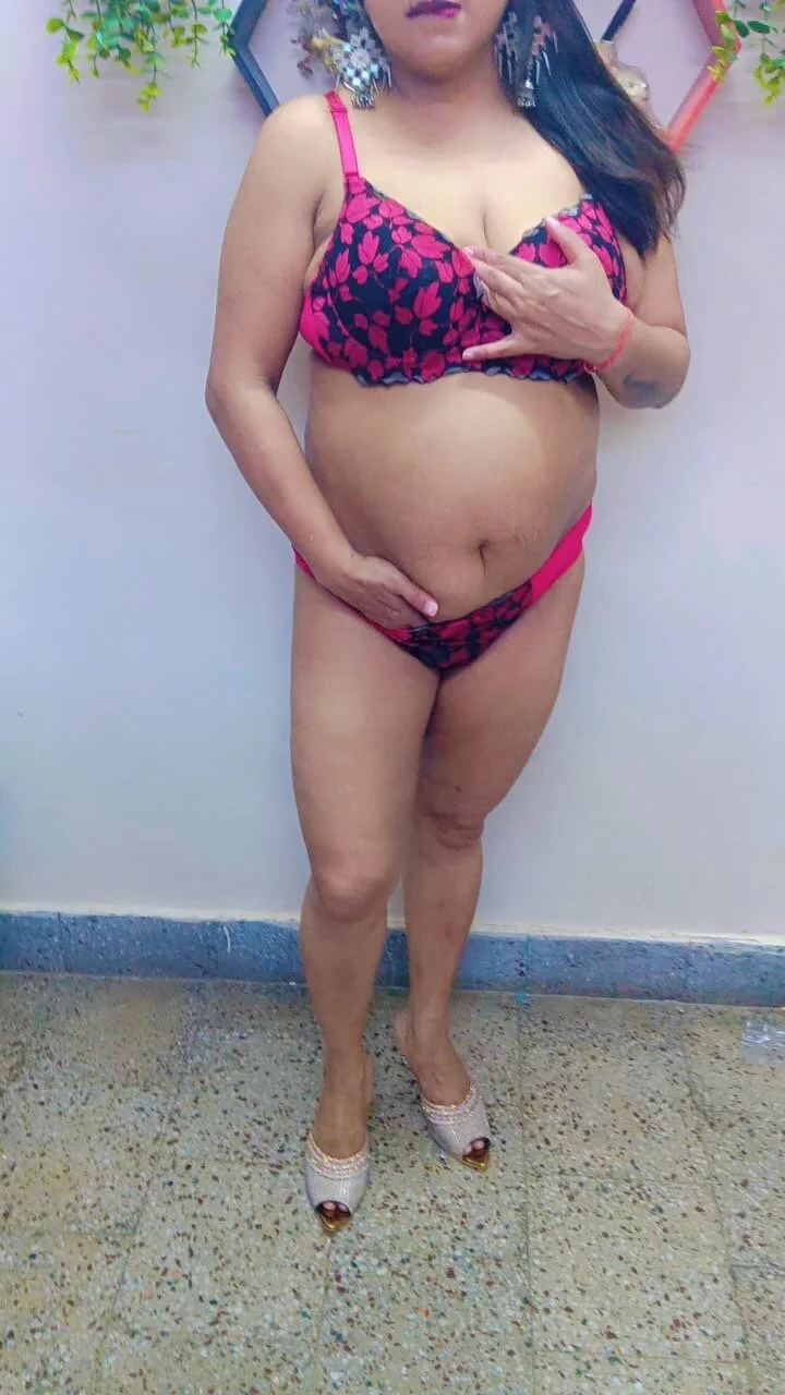 XXX Porn Photo of Nude Indian_Bhabhi00 3