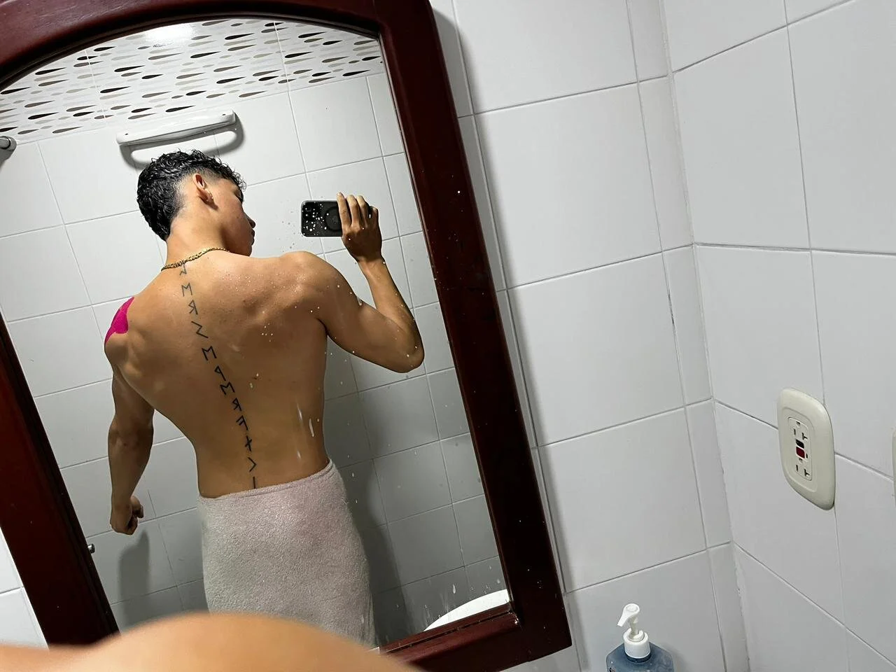 XXX Porn Photo of Nude Luke_Muscle 13