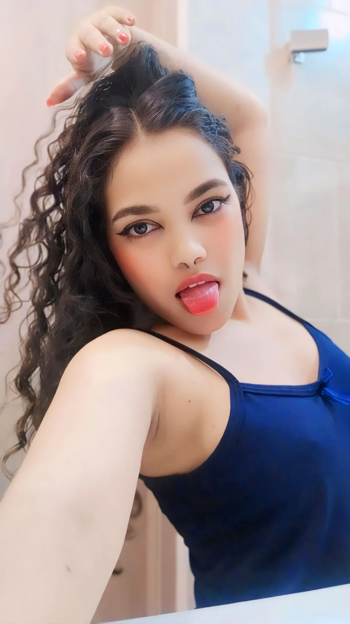 XXX Porn Photo of Nude luna_veega 1