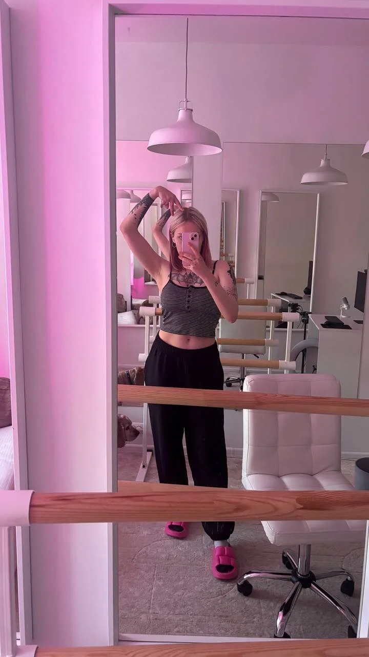 XXX Porn Photo of Nude MiaW0rld 1