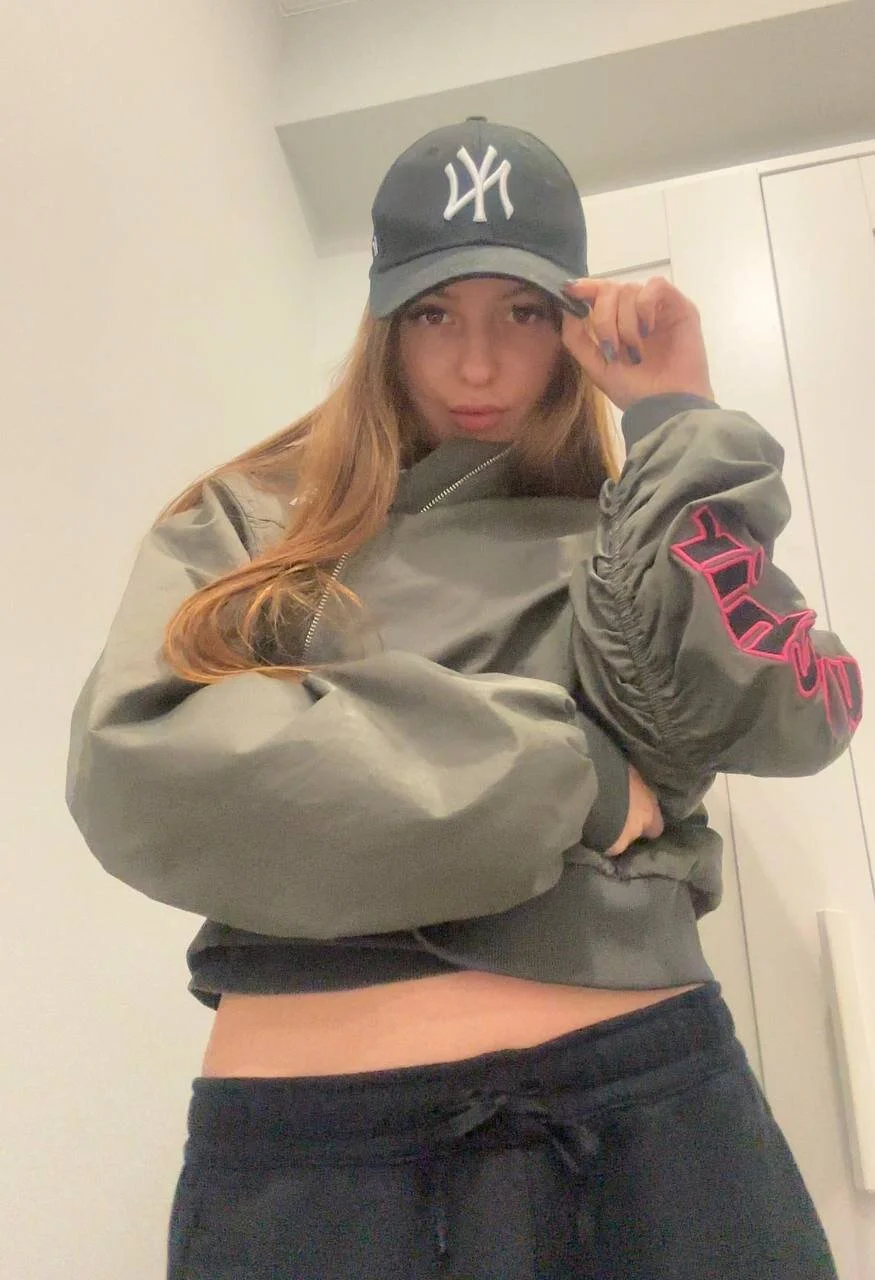 XXX Porn Photo of Nude selena_favn 28