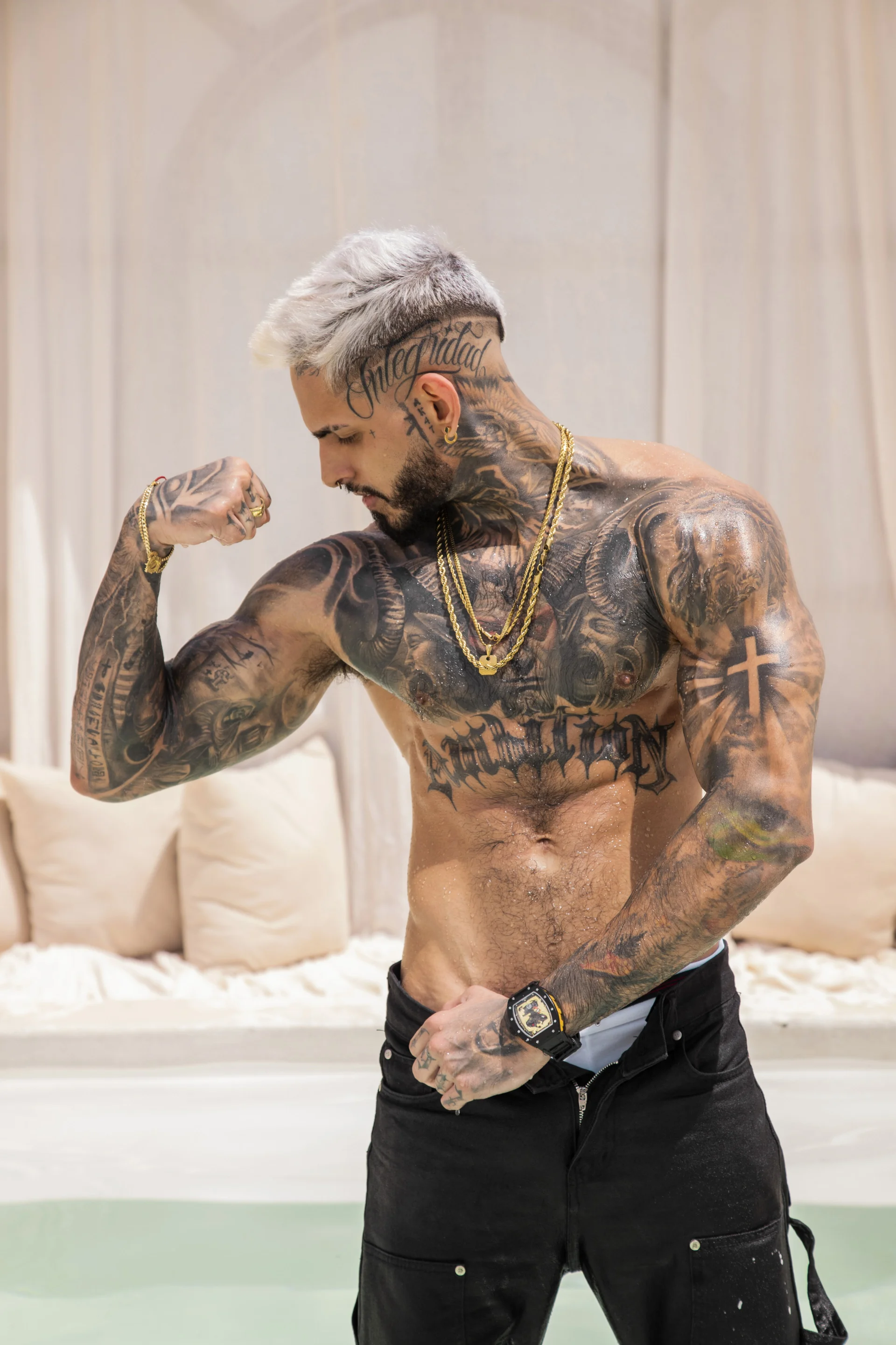 XXX Porn Photo of Nude logan_hugh8 3