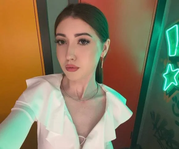 XXX Porn Photo of Nude aliceescotte 2